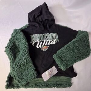 Girls Green and Black Hoodie Minnesota Wild Small 6/6X‎
